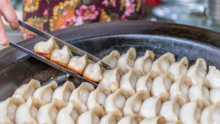 Shanghai Guided Street Food Breakfast Small-Group Tasting Tour