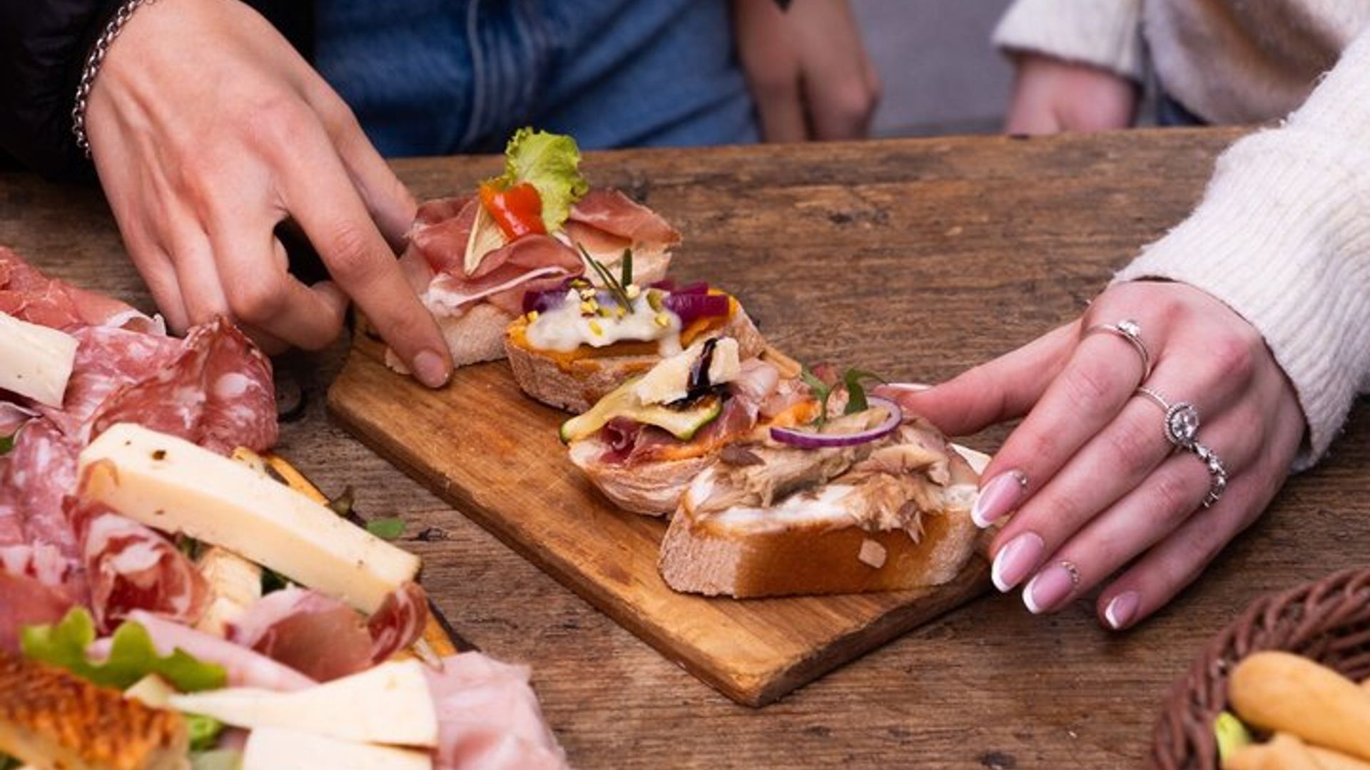 Verona Gourmet Food Tour with Dinner Wine and Gelato