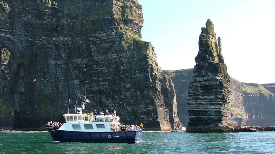 Cliffs of Moher & Aran Islands: Day Tour from Galway