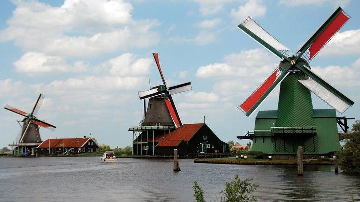 From Amsterdam : Windmills of Zaanse Schans Tour