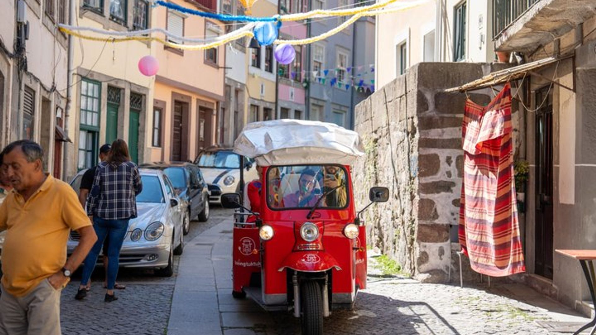 Porto: Tuk-Tuk-Stadtrundfahrt und Douro-Flusskreuzfahrt