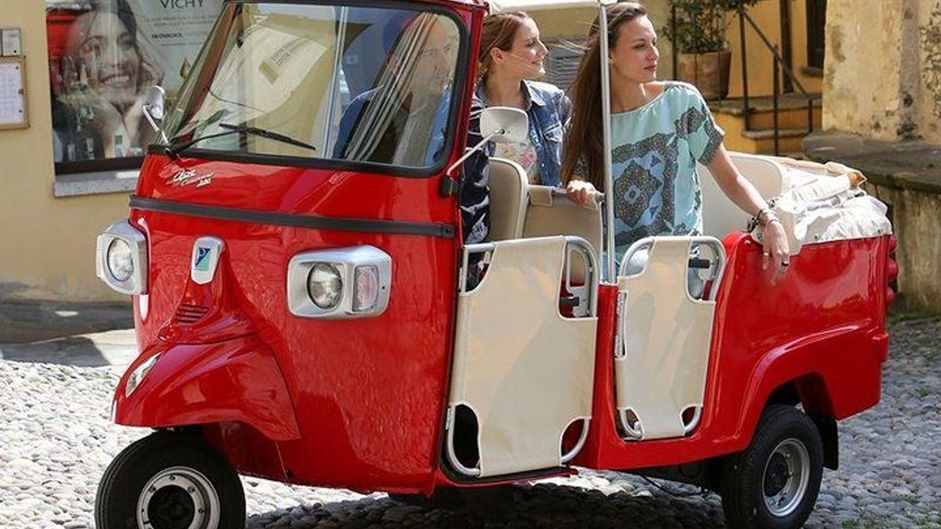 Olbia: Complete City Tour in Tuk-Tuk
