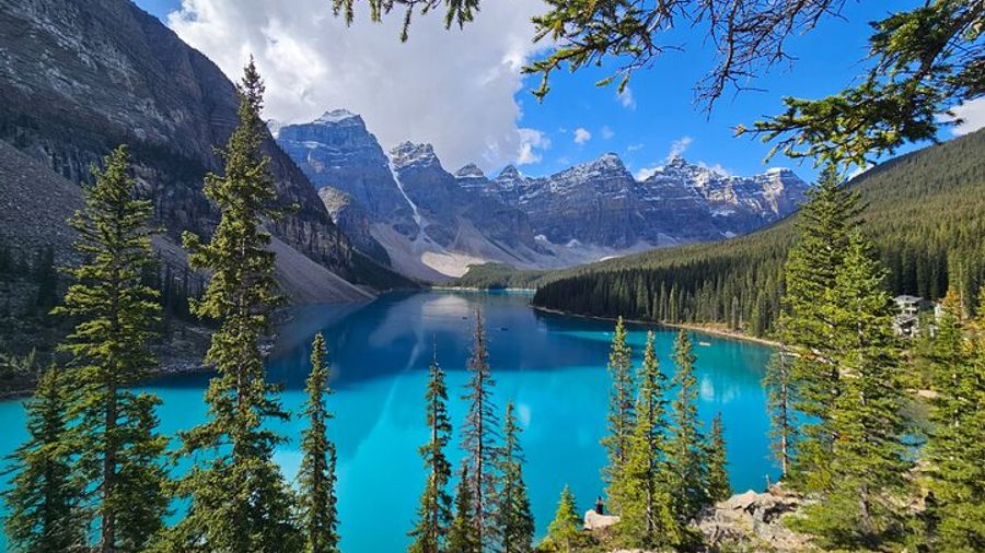 Lake Louise and Moraine Lake Full Day Tour