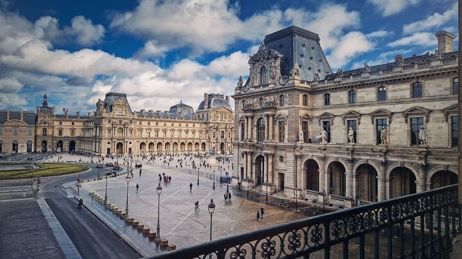 Paris: Louvre Private Tour With Entry Tickets