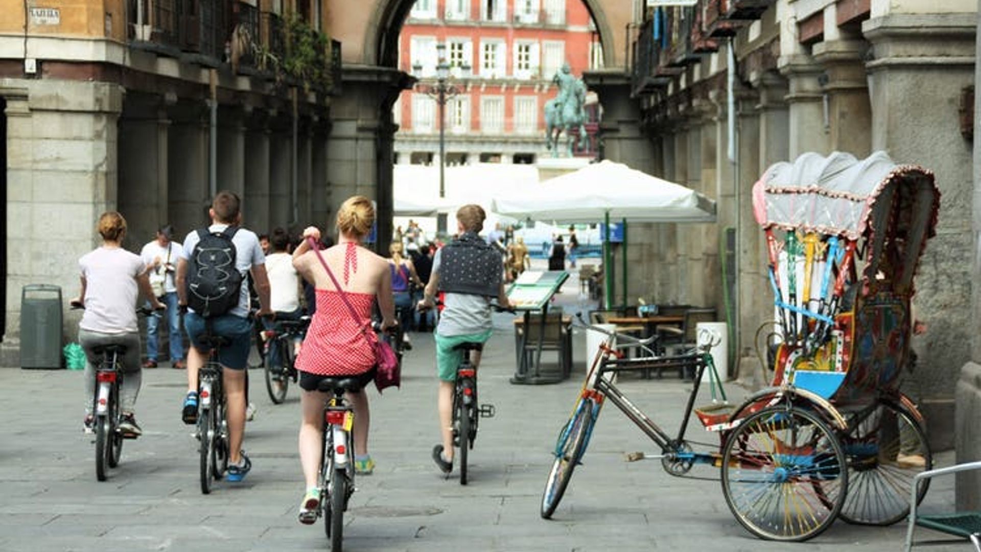 Madrid mosaic e-bike tour