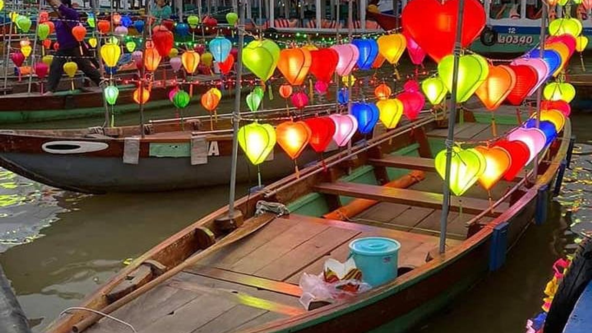 Visite privée MARBLE MOUNTAIN-Caves &HOI AN Ancient Town-BoatRide