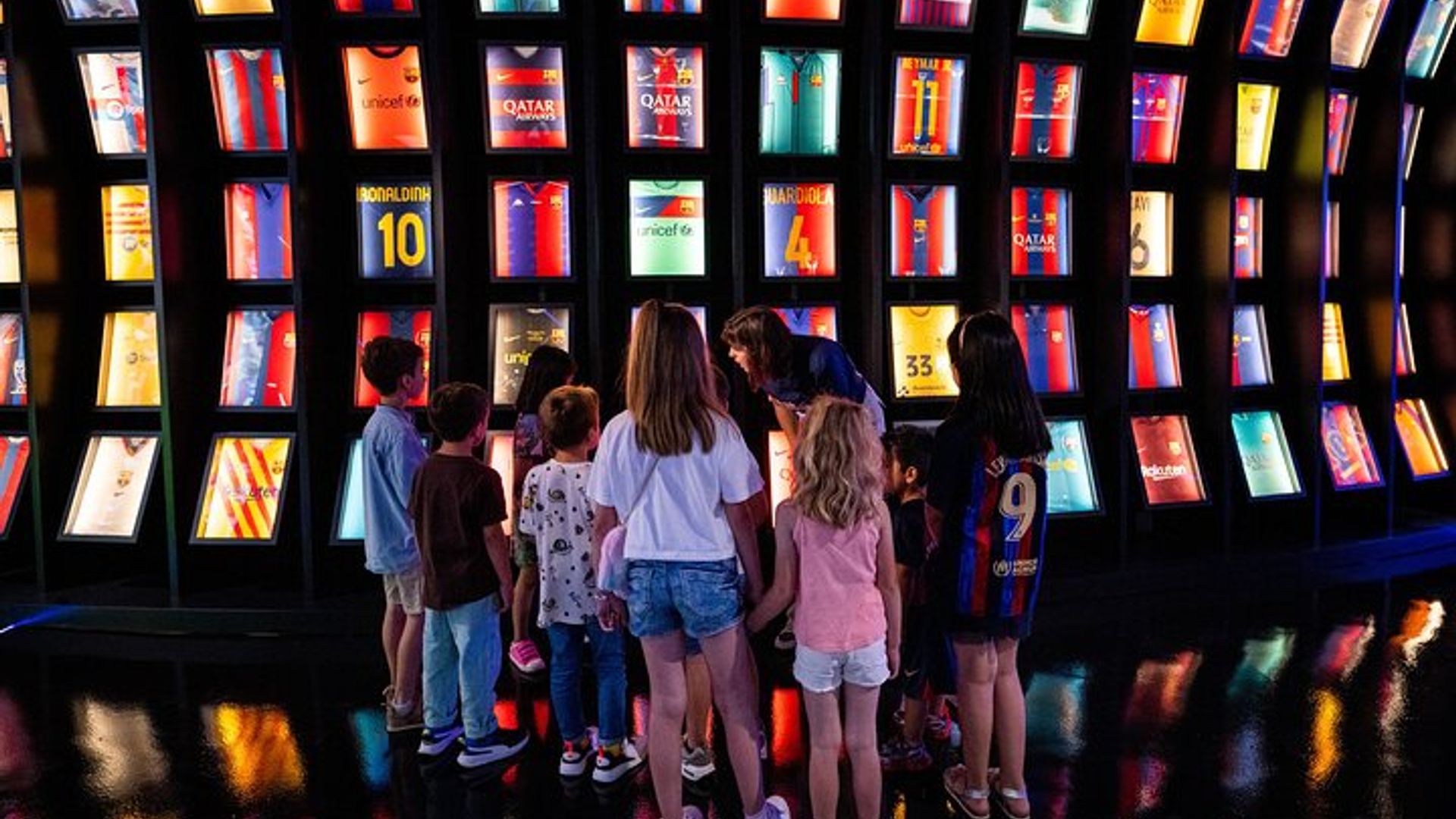 Barcelona: FC Barcelona Museum "Barça Immersive Tour" Ticket