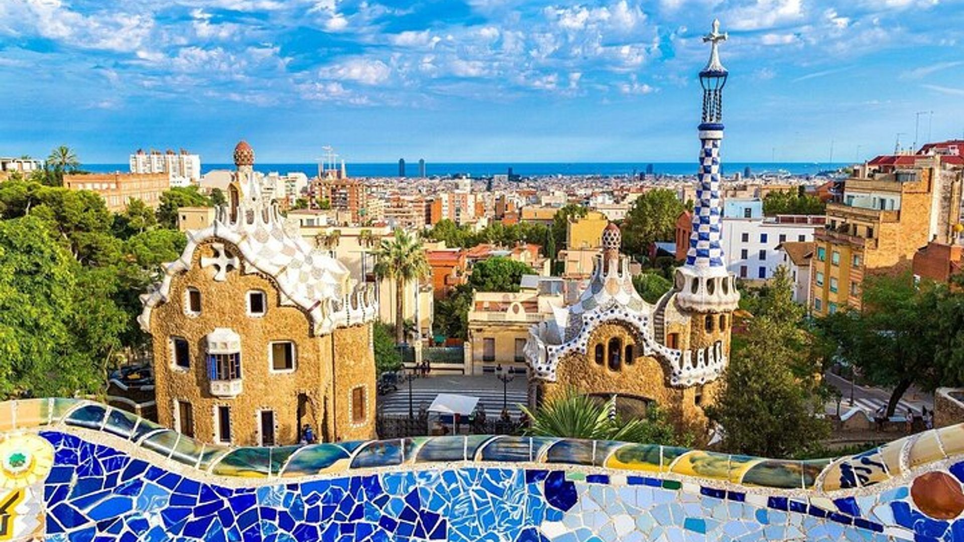Barcelona: Park Guell Guided Tour with Skip the Line Tickets
