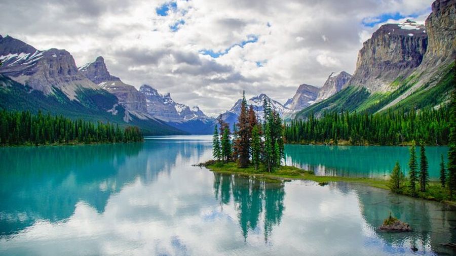 Banff: Columbia Skywalk Icefield Parkway Private Full-Day Tour