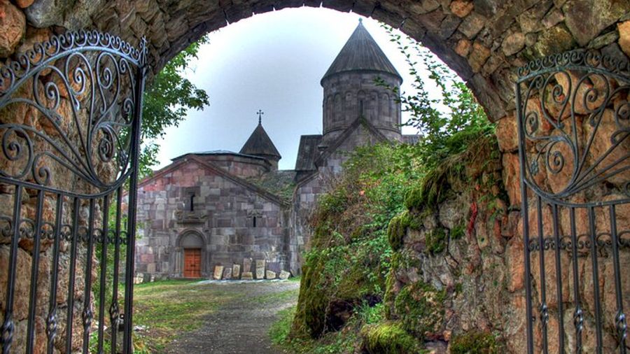 "Dilijan, Lake Parz Makaravank Monastery & Winery Group Tour
"