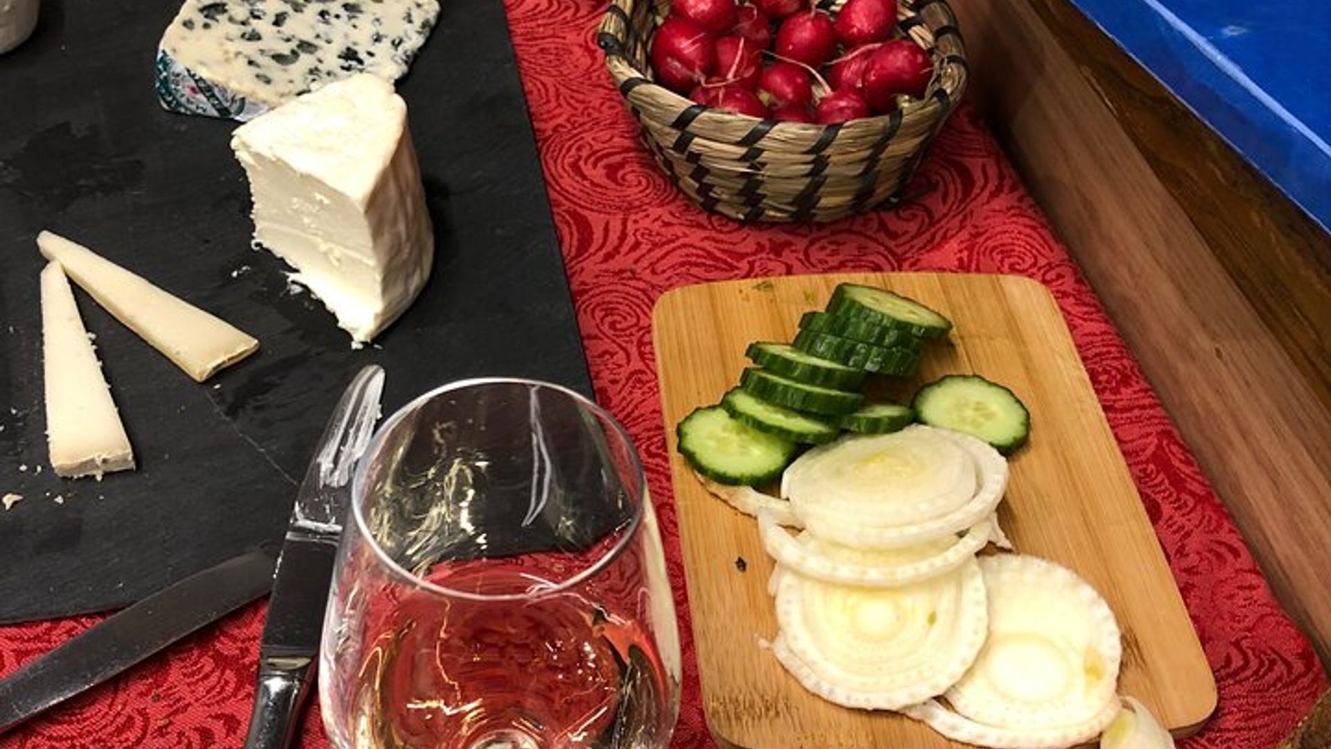 Paris: Le Marais Guided Wine Tour With Tastings