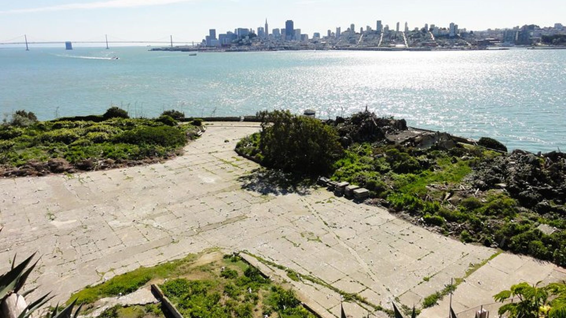 San Francisco Streets and Alcatraz Tour with Admission Ticket image 2