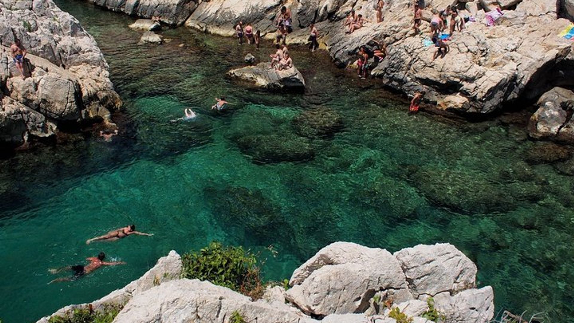 Hiking in the Calanques National park from Marseille