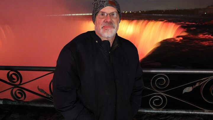 Niagara Falls Small-Group Winter Tour With Hotel Pickup and Transfers