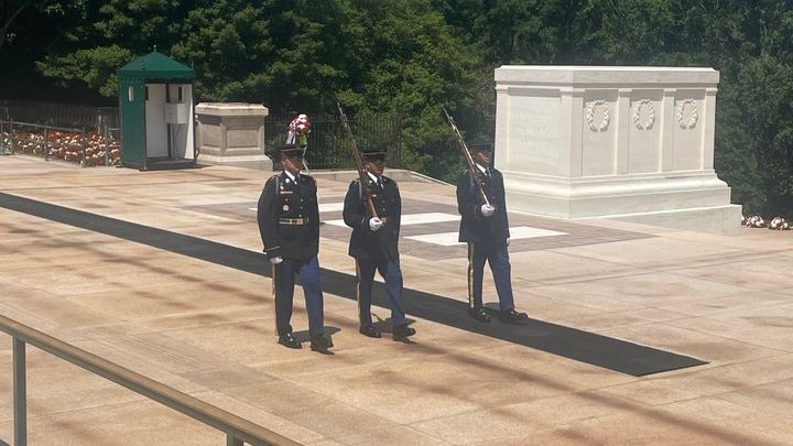 Arlington Cemetery Guided Walking Tour & Changing of the Guards