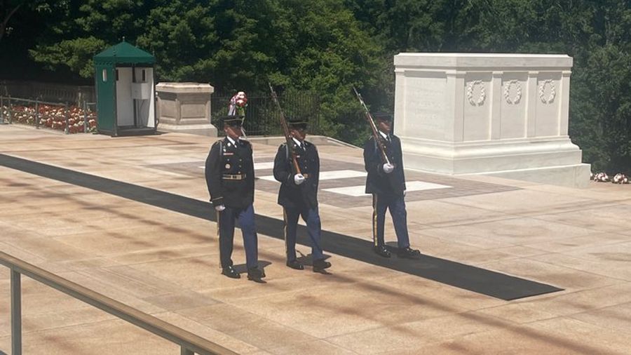 Arlington National Cemetery and Changing of the Guard Tour