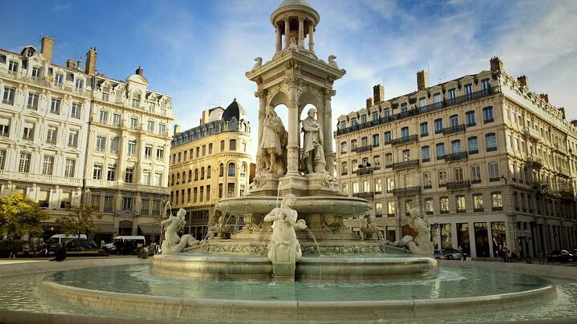 Guided Walking Tour through the streets of Lyon