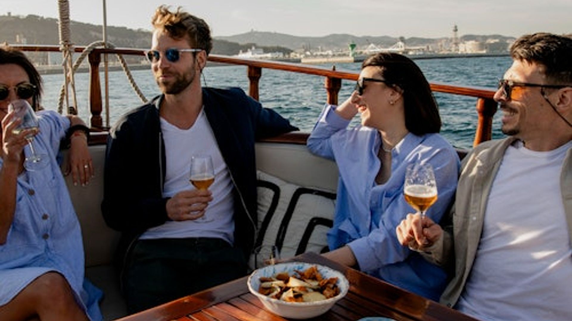 Barcelona: Eco Catamaran Cruise with Cocktail & Music