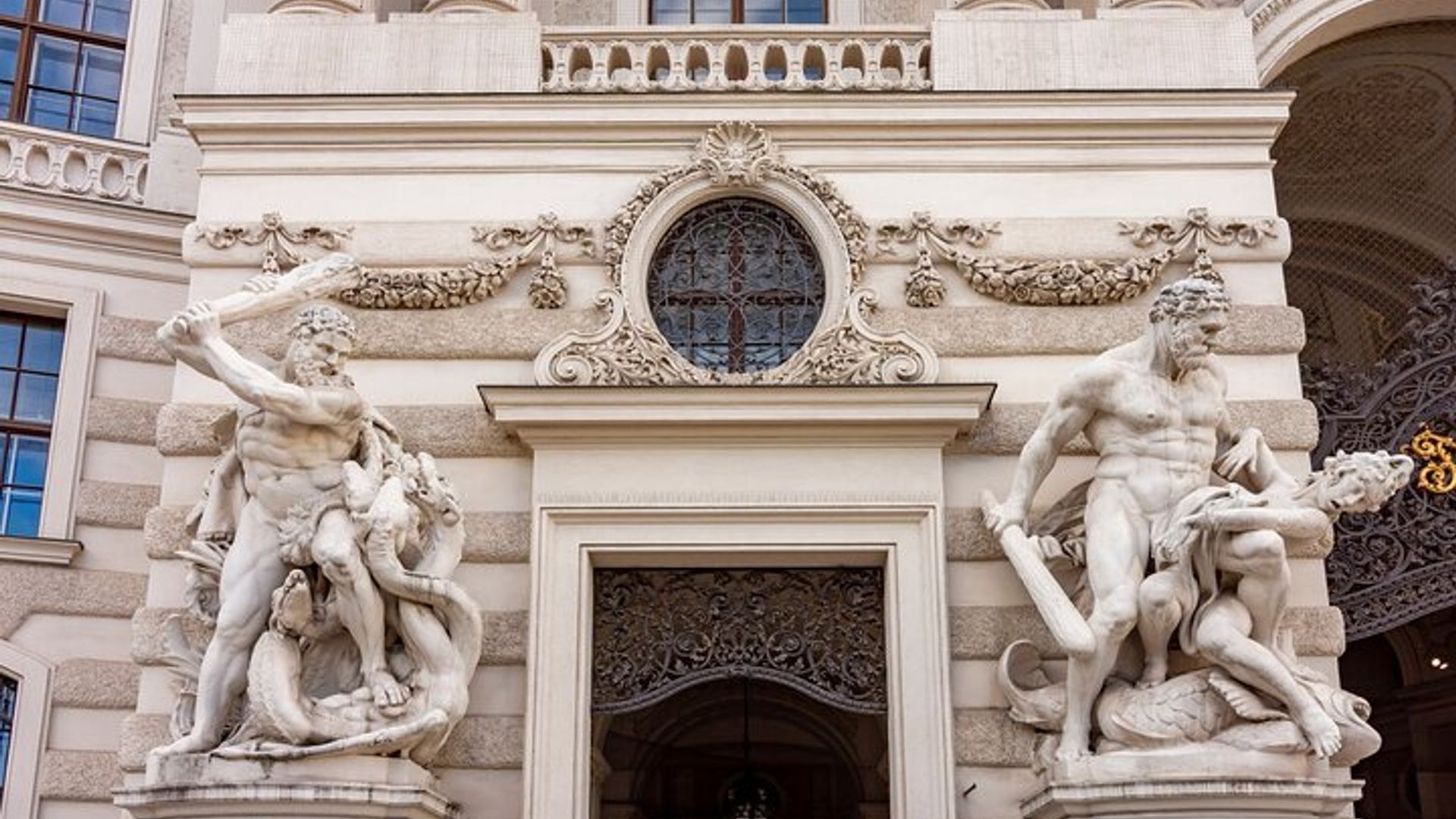 Palácio Hofburg de Viena: Ingresso Sem Fila para o Museu Sisi e Tour pelos Jardins