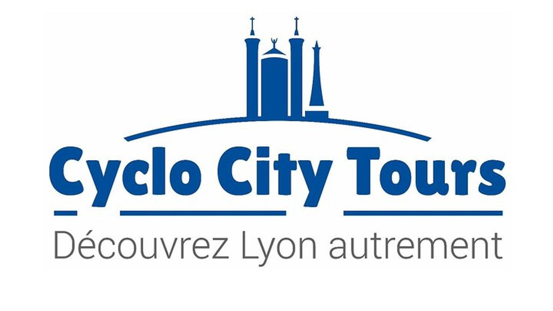 Excursion in old Lyon by bicycle taxi