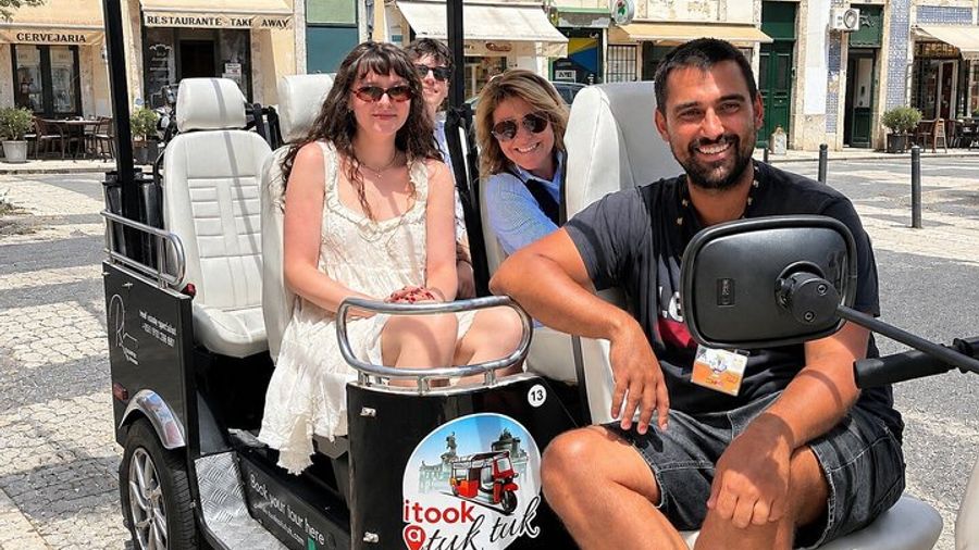 Lisbon Private Sightseeing Tour by Electric Tuk-Tuk