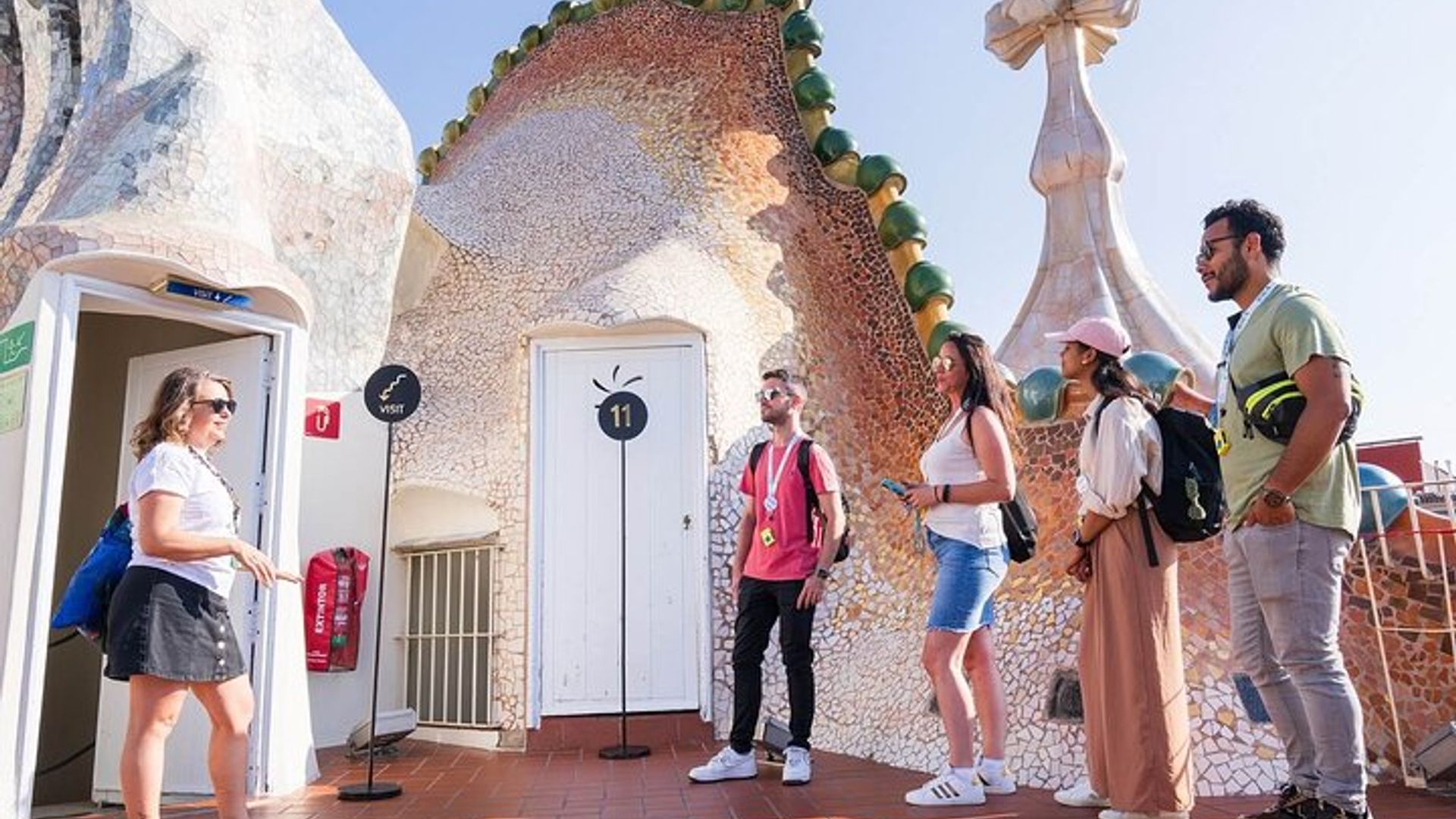 Casa Batllo Fast Track Tour with Optional White Rabbit Museum