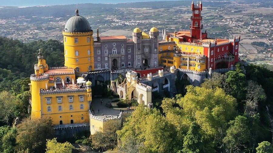 Full-day Small Group Guided Tour in Lisbon to Sintra