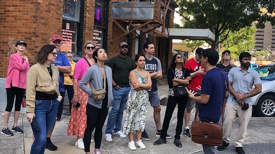 Houston Walking Tour: History, Architecture, Street Art