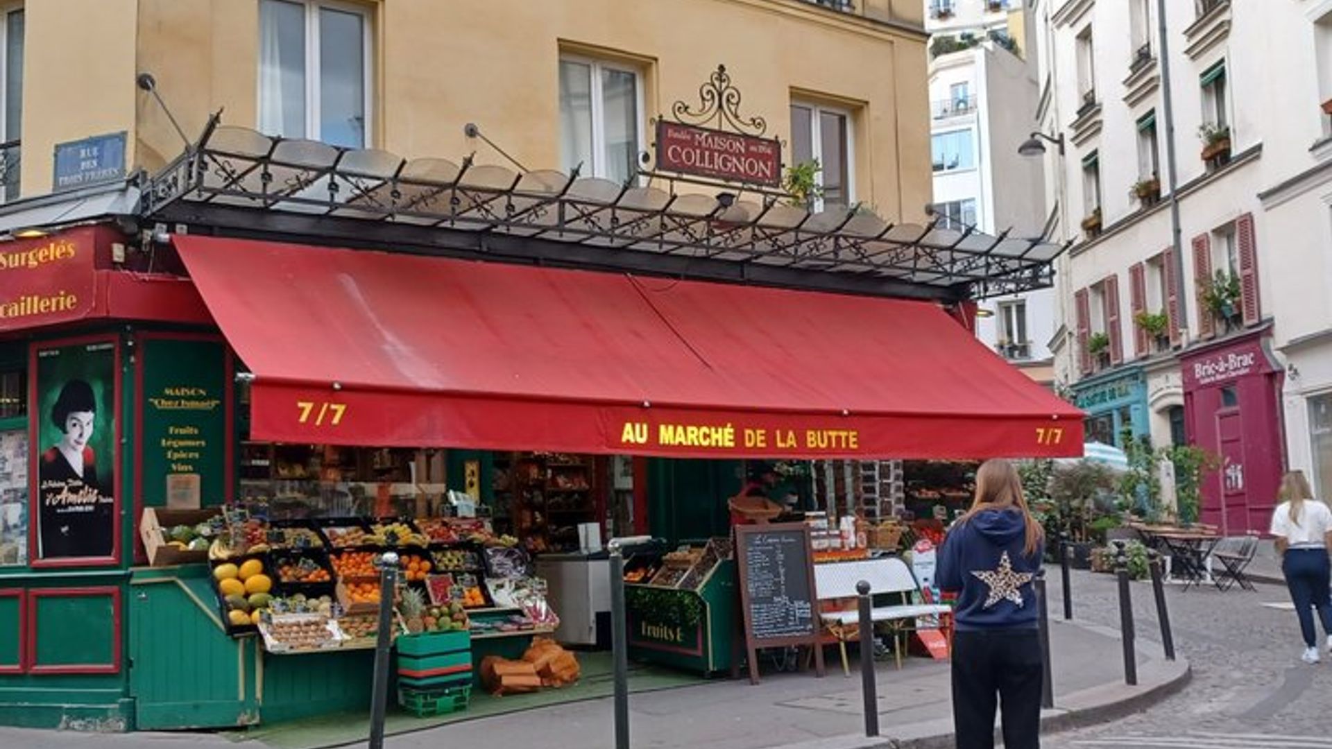 Paris: Montmartre Highlights Small-Group Walking Tour