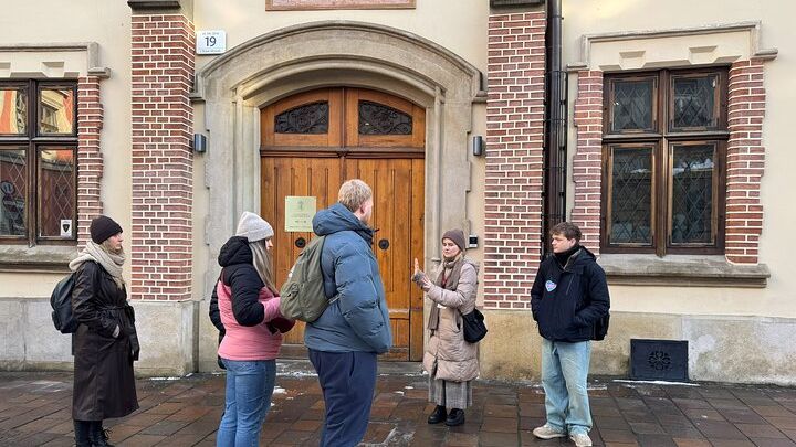 Krakow Old Town Highlights Tour: Local Tips and Food Spots