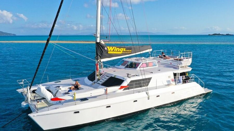 Whitsunday Islands Sail, SUP & Snorkel Tour-Low numbers