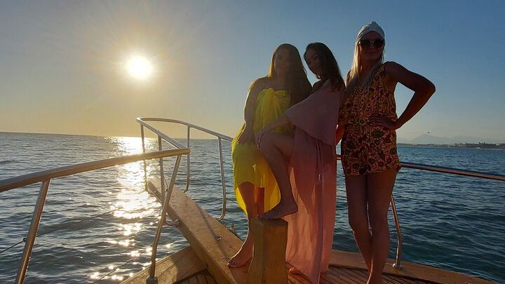 Side 2-Hour Private Sunset Boat Tour