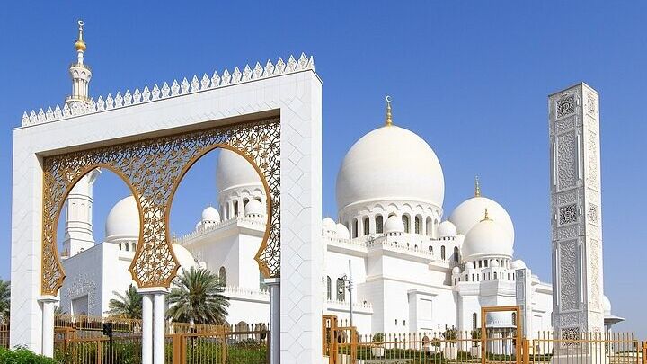 Abu Dhabi Private Full-Day Tour in A 4x4 Vehicle