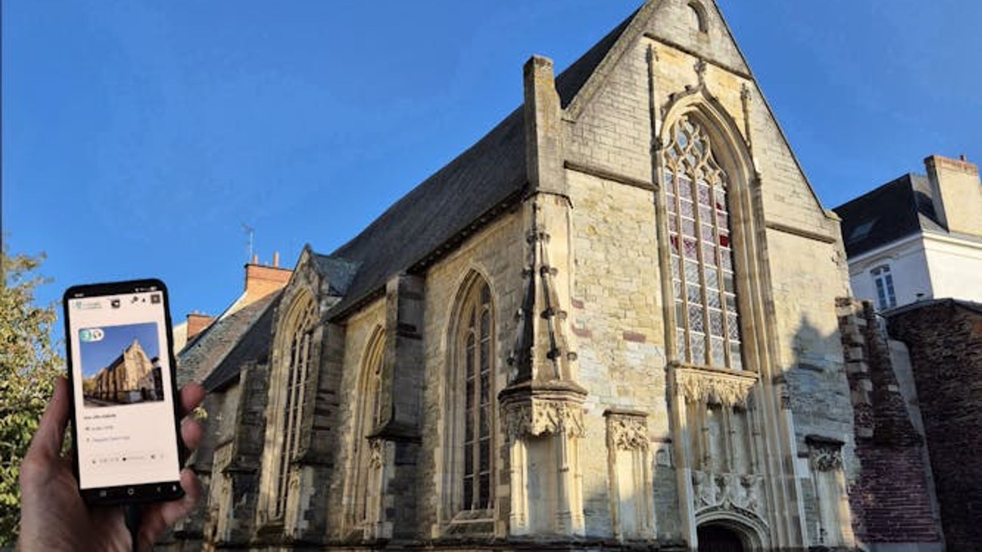 Explore Rennes freely with an immersive audio tour