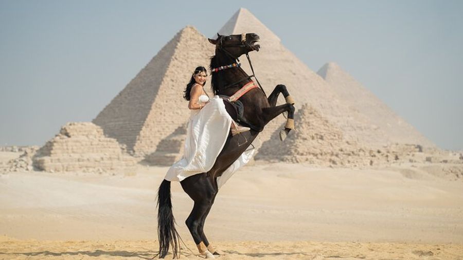 Giza 2-Hour Photo session at the Pyramids