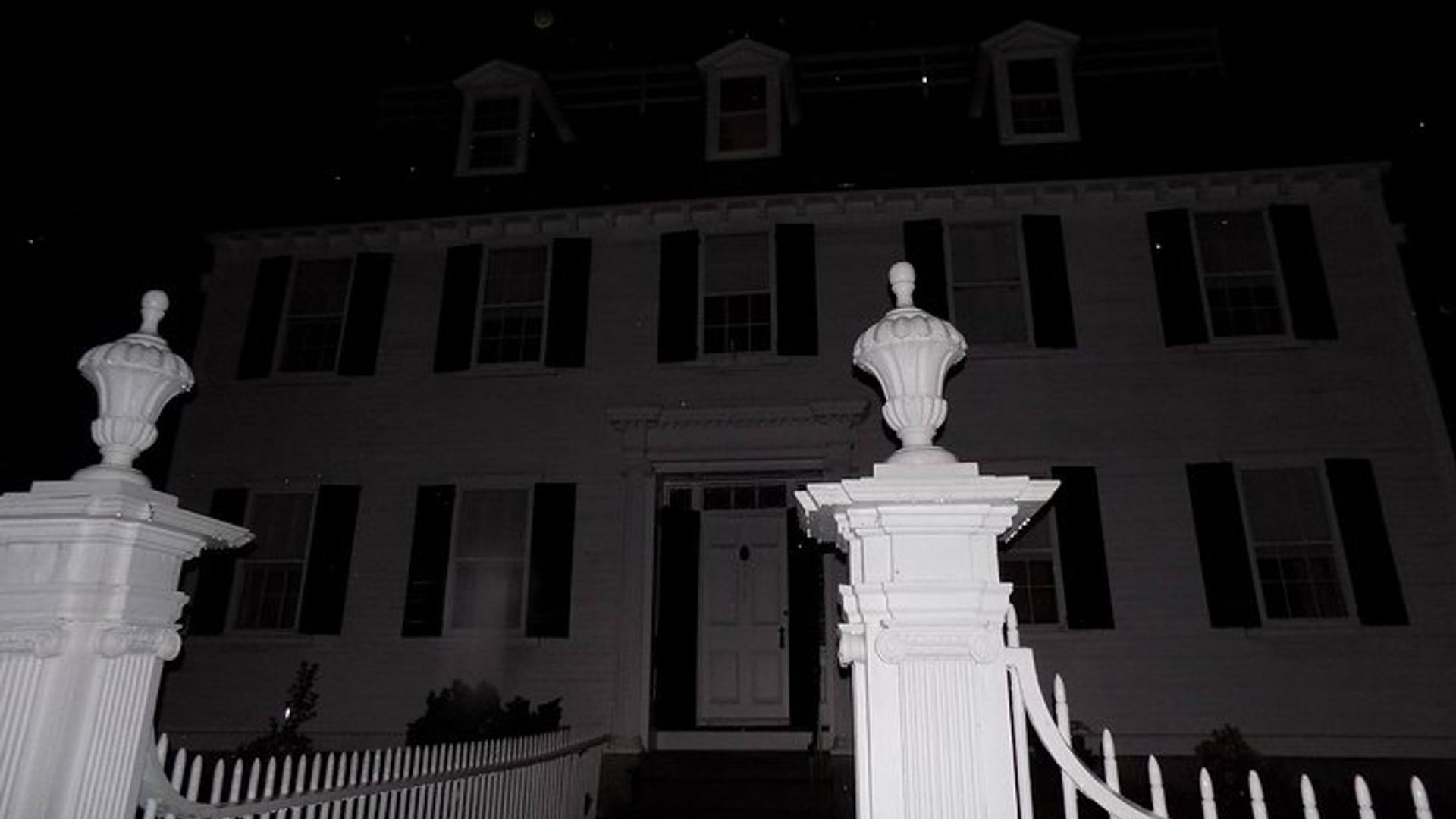 Salem : Tour a pie nocturno fantasma y paranormal