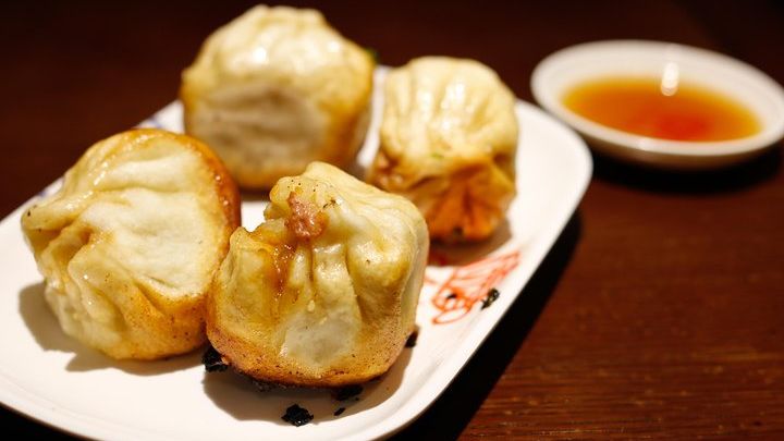 Shanghai: Xintiandi, French Concession Small-Group Food Tour