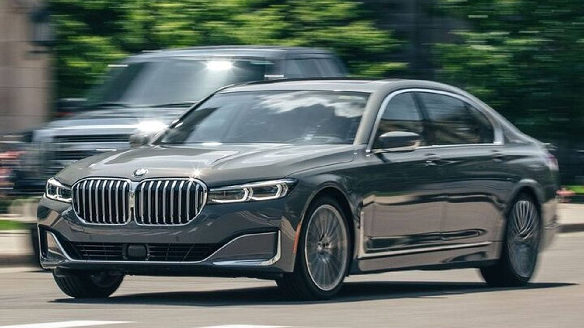 Manhattan to Newark (EWR) Airport: Private One-Way Transfer