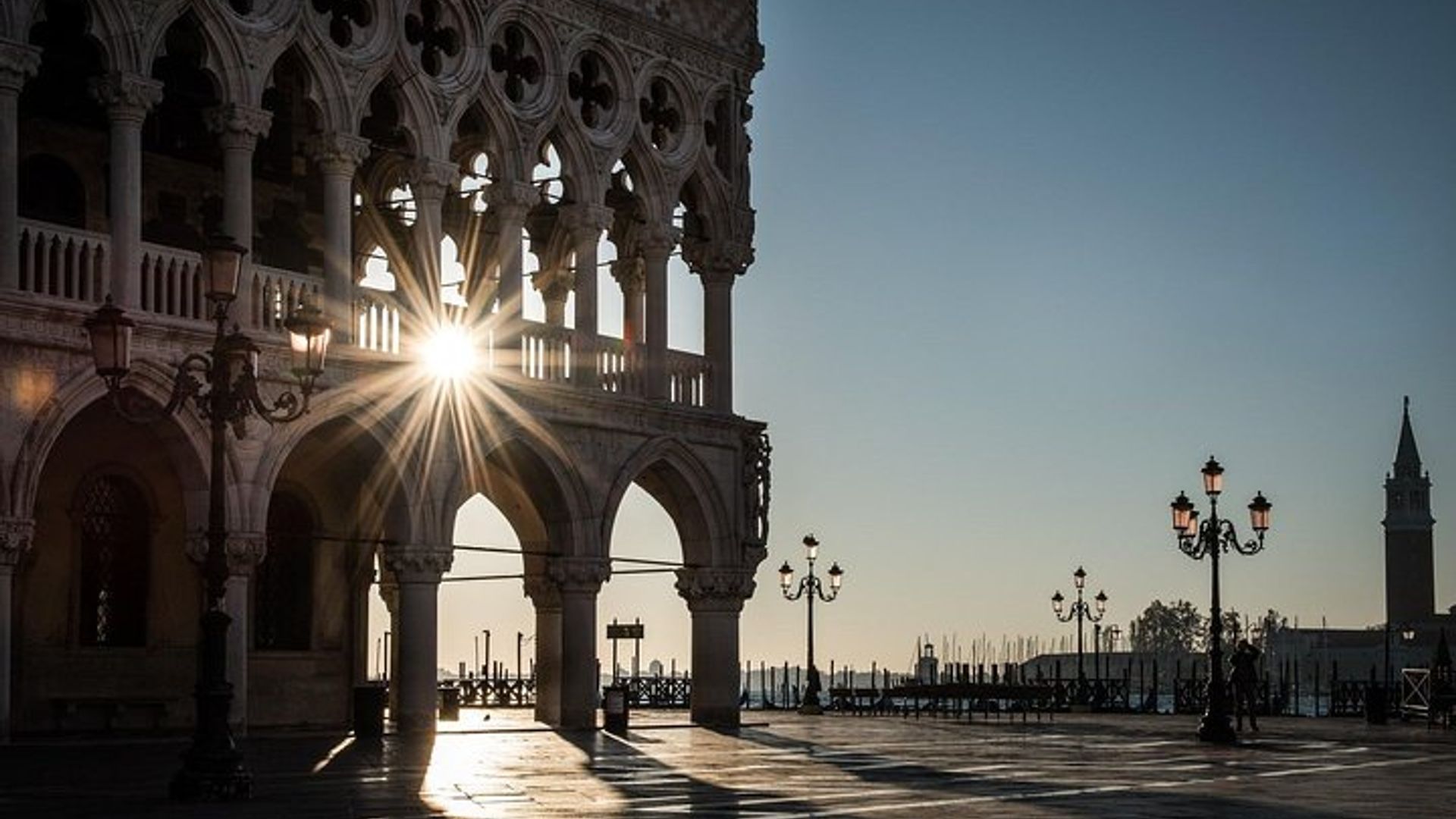 Skip-the-Line Doge's Palace and Venice Walking Tour