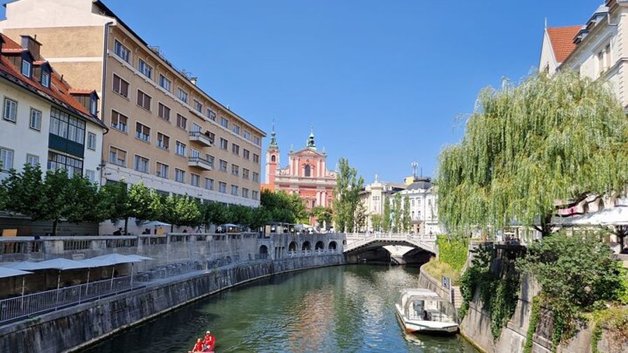 Zagreb to Ljubljana and Lake Bled Full-Day Private Tour