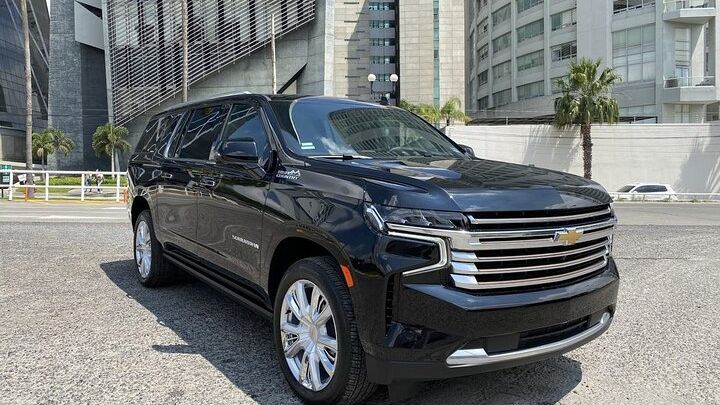 SUV Airport Transfer to Cancun's High Country Hotel Zone