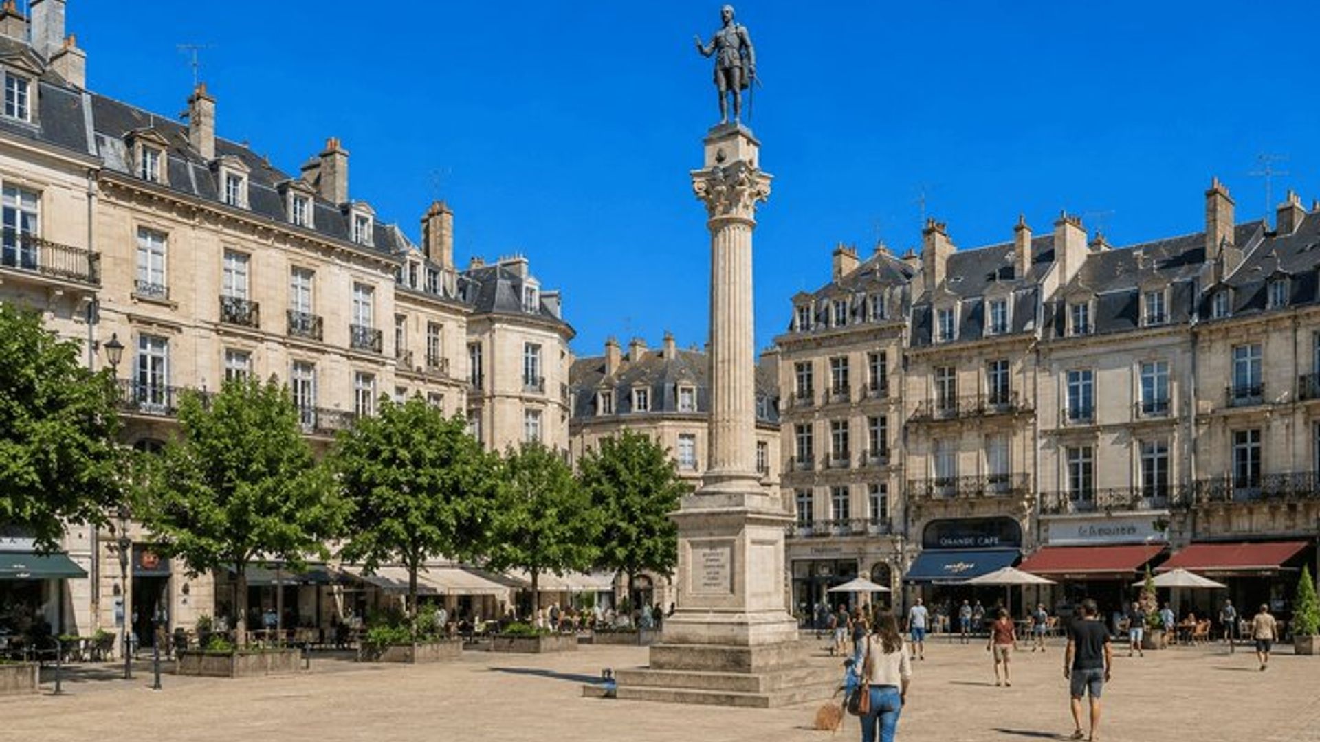 Hello Poitiers : Private 2 - Hour Intro Paseo por la ciudad con guía local