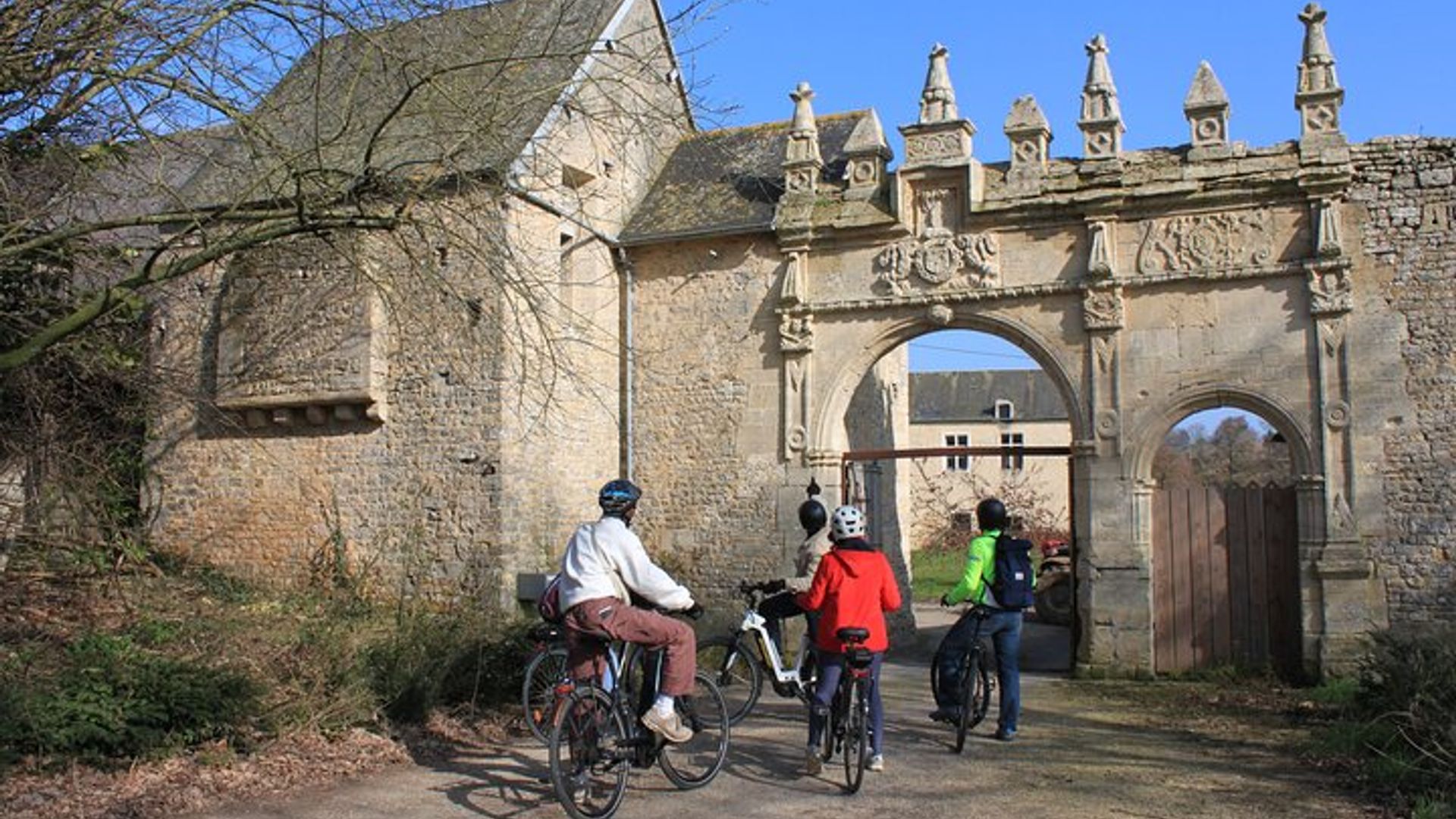 Backroads to Omaha: D-Day E-Bike & Cemetery Private Tour