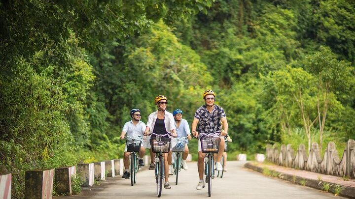 All Inclusive 3-Day 2-Night explore Ha Long Bay with Au Co Cruise