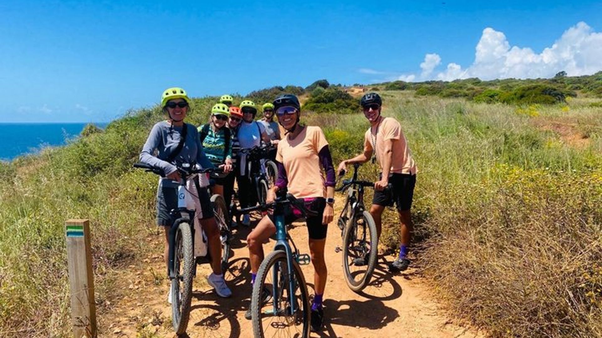 Lagos Highlights in kleiner Gruppe und Geschichtstour mit dem Elektrofahrrad