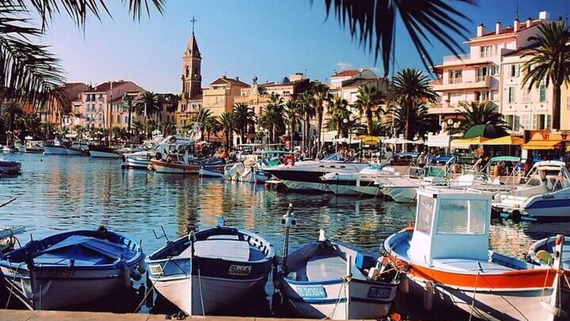 2 Best Villages of Var Region and Wine Tasting from Sanary port