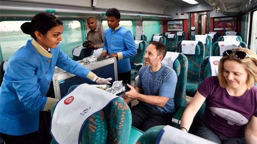 Taj Mahal Gatimaan Express Train Private Full-Day Argra Tour