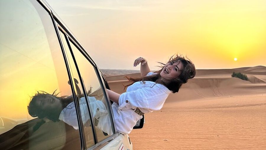 Dubai Desert Safari With Dinner and Entertainment