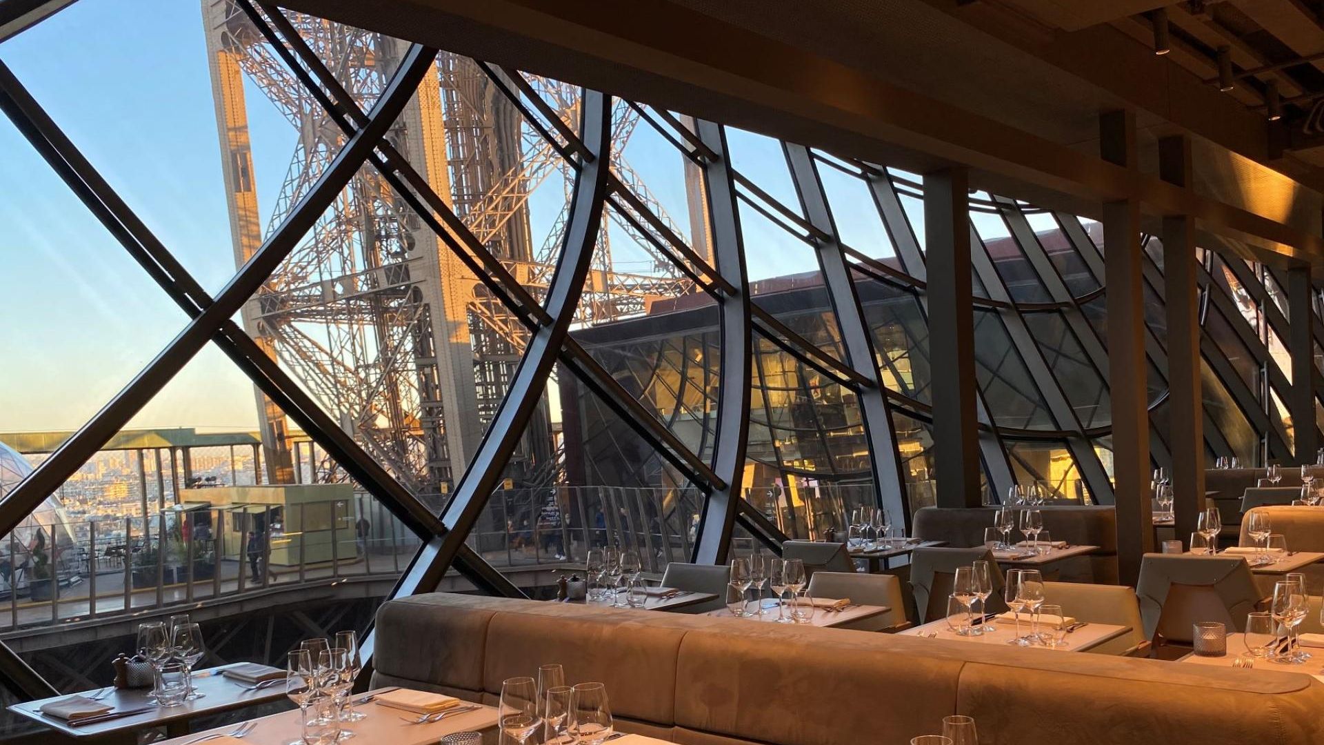Paris: Dinner at the Eiffel Tower and Cruise