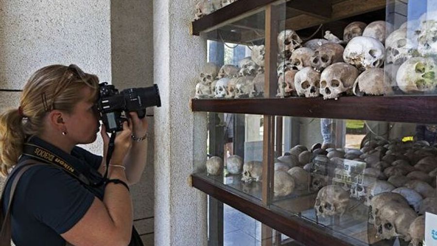 Tuol Sleng Genocide Museum (S-21) and Choeung Ek Killing Fields Tour